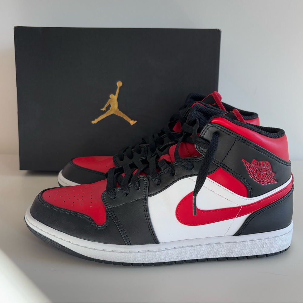 Air Jordan 1 Mid Black/Red/White